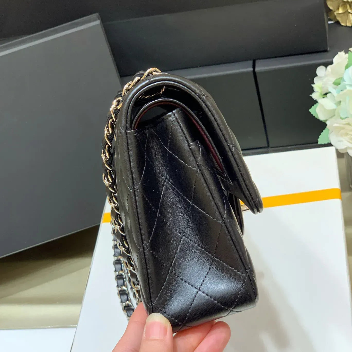 Women's Pre-Loved Chanel Classic Shoulder Bag